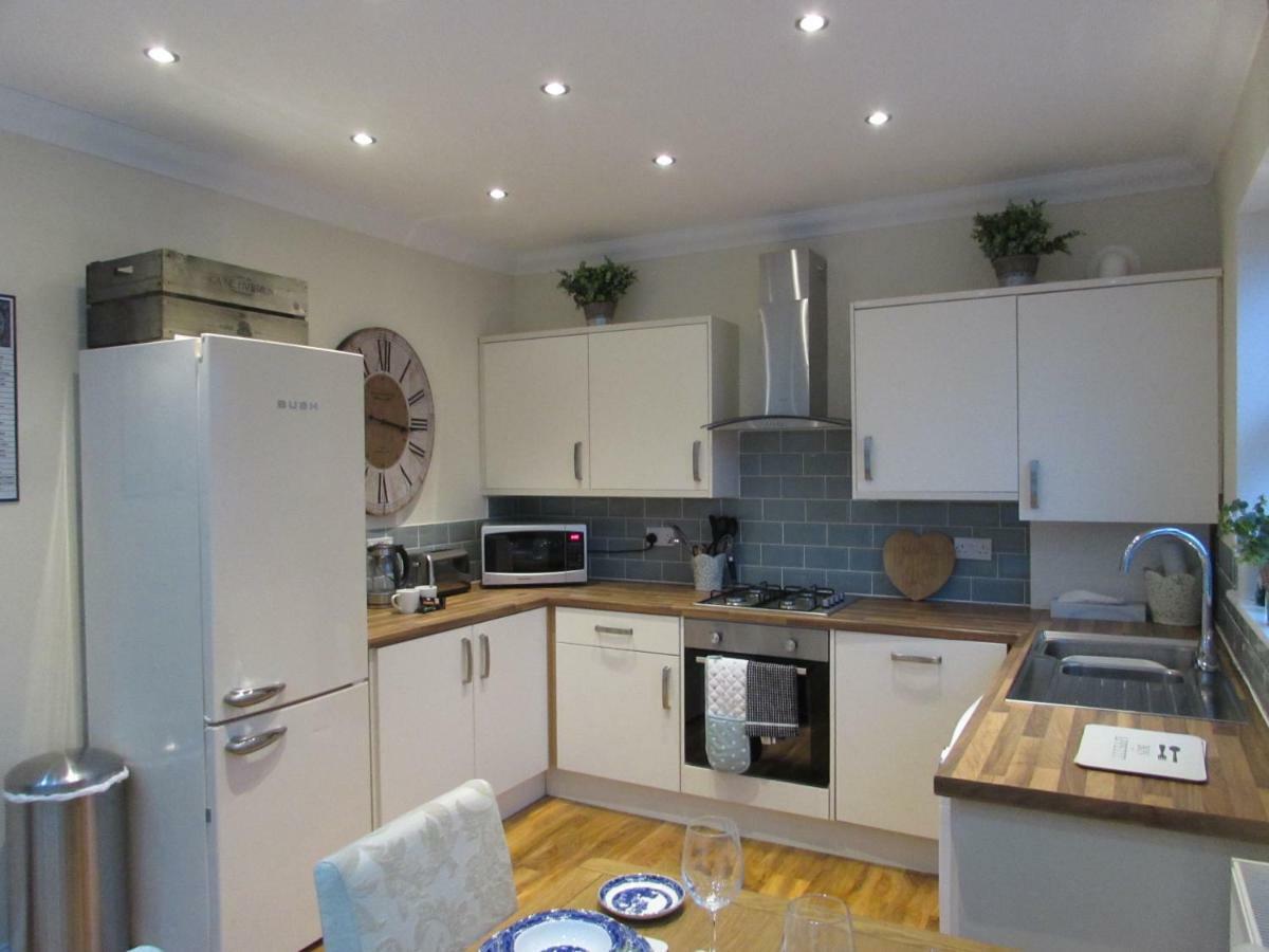 Apartment 1 Exquisite Two King Bedroom With En Suites - Close To The Town Centre, Rail, Airport And Theatre 달링턴 외부 사진