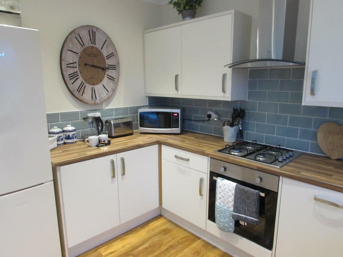 Apartment 1 Exquisite Two King Bedroom With En Suites - Close To The Town Centre, Rail, Airport And Theatre 달링턴 외부 사진